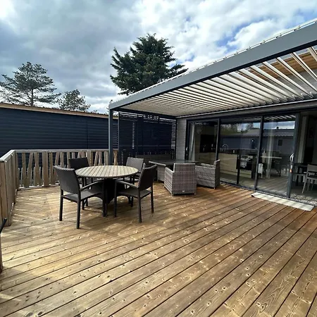 Chalet Standing Avec Piscine Chauffee, 4 Couchages, Proche Et Commerces, Wifi Inclus - Fr-1-361-527 Jullouville-les-Pins