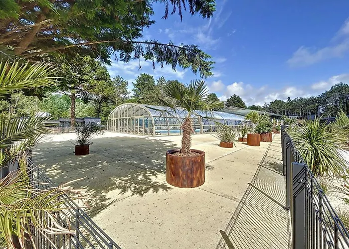 Chalet Standing Avec Piscine Chauffee, 4 Couchages, Proche Et Commerces, Wifi Inclus - Fr-1-361-527