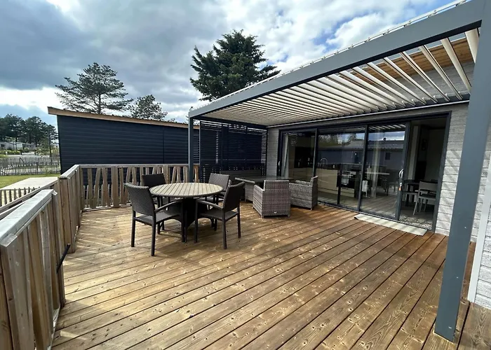 Chalet Standing Avec Piscine Chauffee, 4 Couchages, Proche Et Commerces, Wifi Inclus - Fr-1-361-527 Jullouville-les-Pins